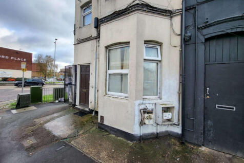 1 bed flat to rent Crawley Road, Luton LU1
