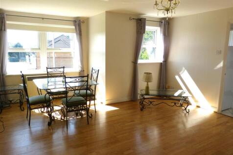 Lounge-dining room.JPG