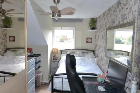 Bedroom 2.JPG