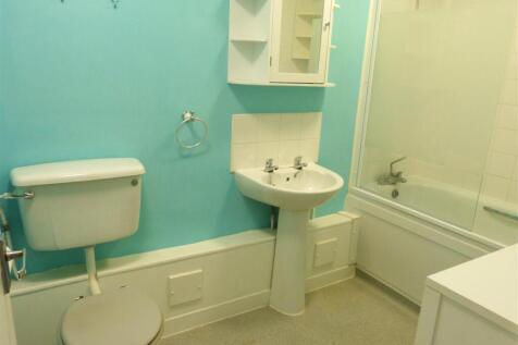Bathroom.JPG