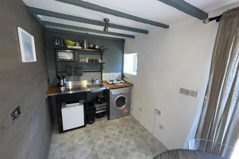 kitchen 1.JPG