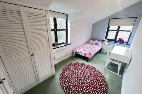 Rear double bedroom 1