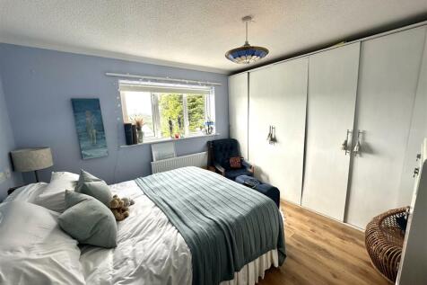 Double bedroom 2