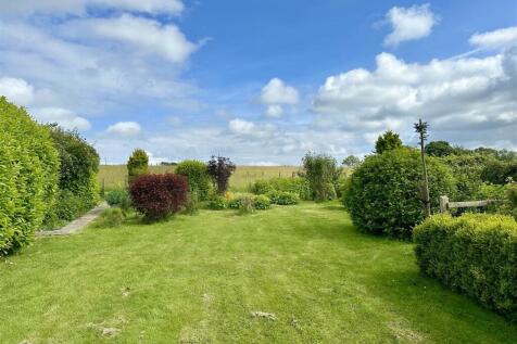 Lawned Gardens