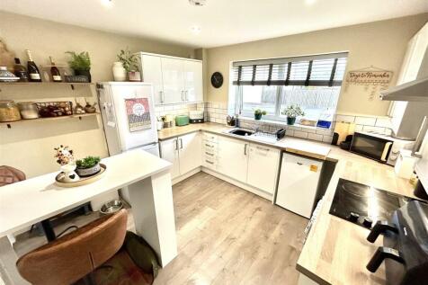Kitchen - dining room