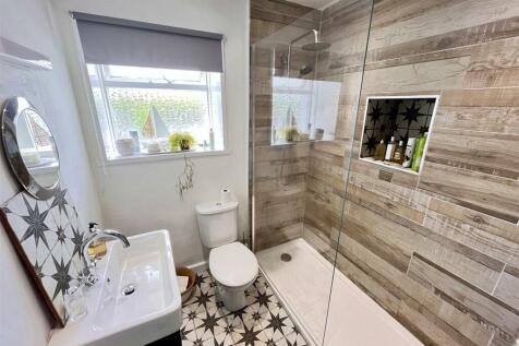 Ensuite shower room