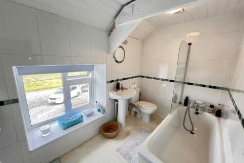 Main bathroom