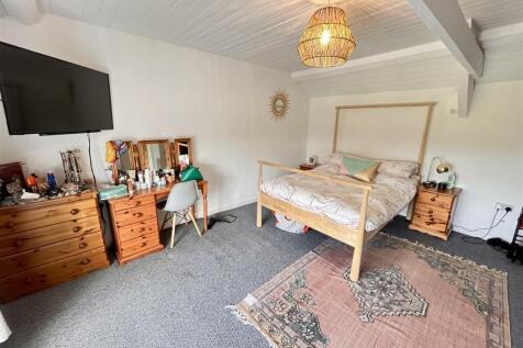 Double bedroom 2