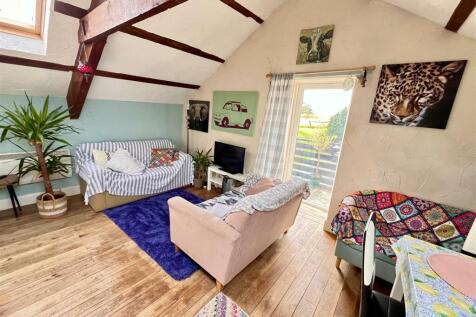 First floor open-plan accommodation