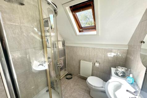Ensuite shower room