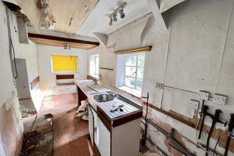 Rear Kitchen / breakfast room