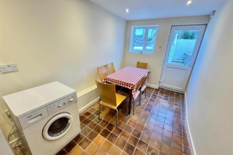 Rear dinning area