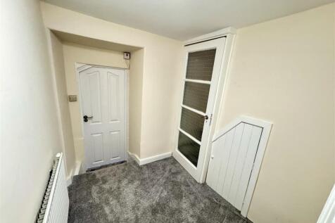 Rear study landing area