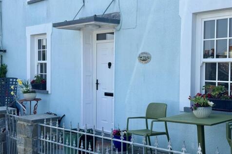 Front terraced area