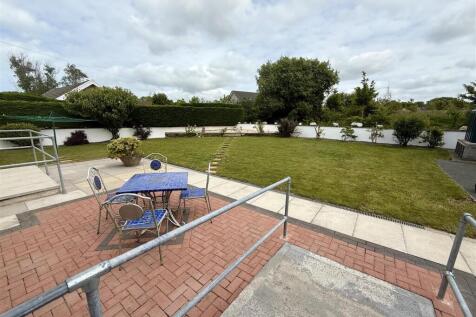 Rear patio area