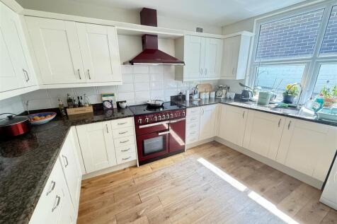 Kitchen &amp; breakfast room