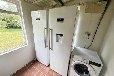 Rear Utility Room