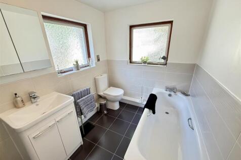 Main bathroom