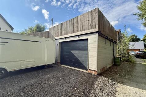 Detached Garage