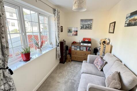 Study / Bedroom 4