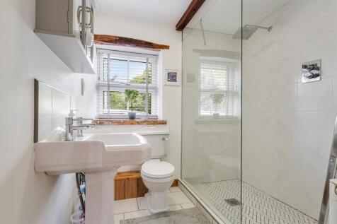 En-suite shower room