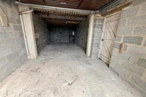 Garage/Workshop