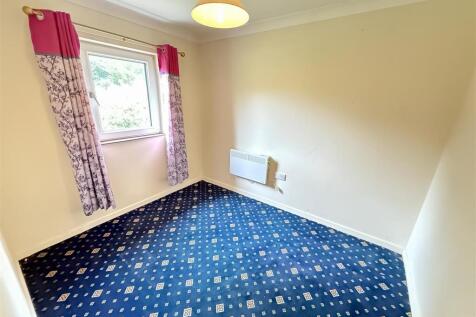 Bedroom 3/office