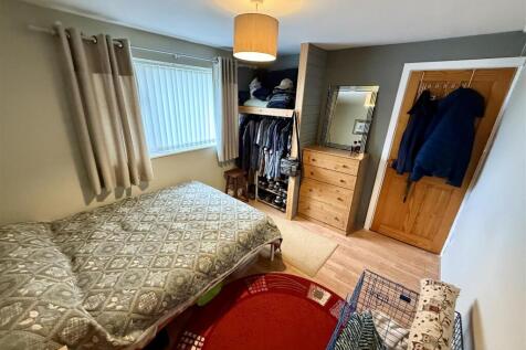 Bedroom 2 - Rear Double