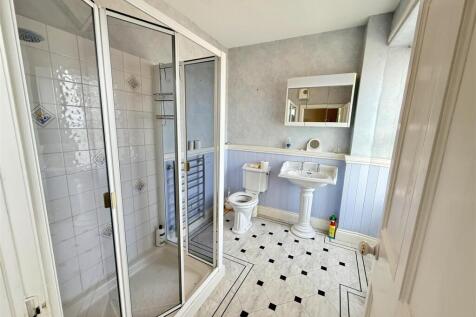 Ensuite Shower Room