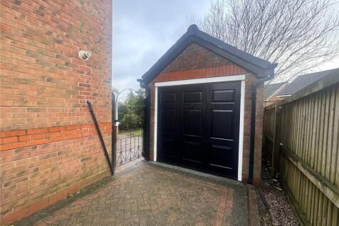 Drive &amp; Garage