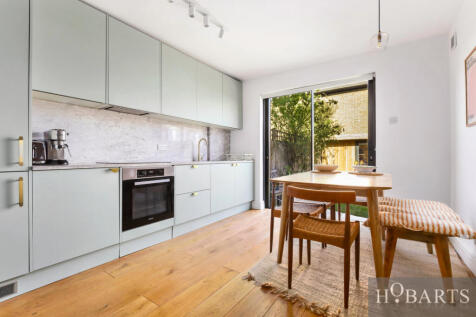 2 Bedroom Flat for Sale
