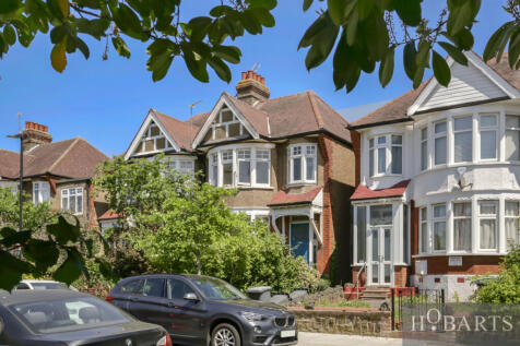 3 Bedroom End Terrace House for Sale