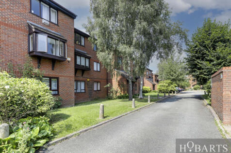 2 Bedroom Purpose Built Ground floor Flat for Sal