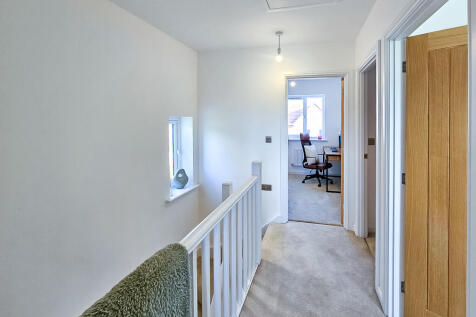 9 Poppy Close Kna...