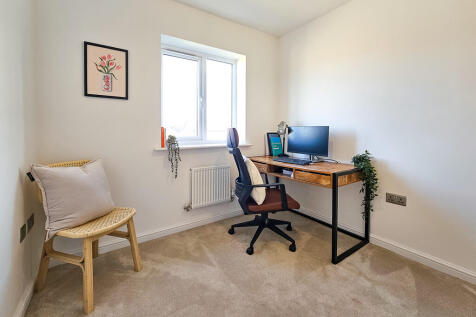 9 Poppy Close Kna...