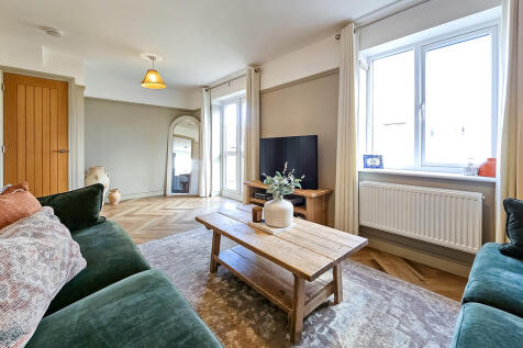 9 Poppy Close Kna...