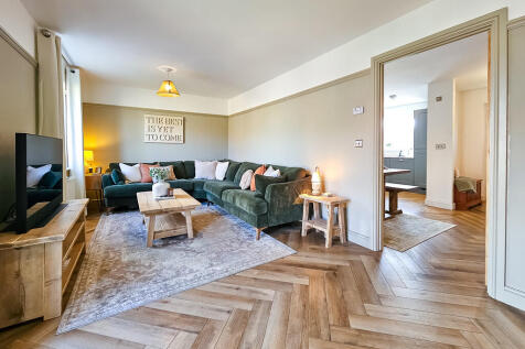 9 Poppy Close Kna...