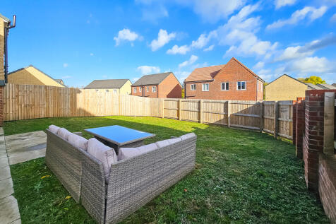 9 Poppy Close Kna...