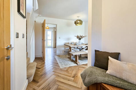 9 Poppy Close Kna...