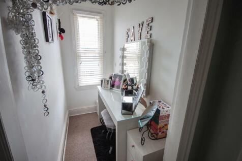 DRESSING ROOM
