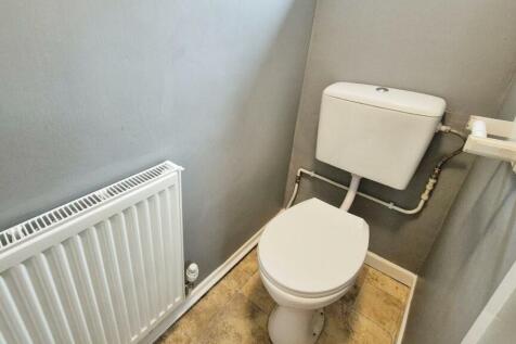 GUEST CLOAKROOM