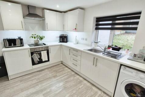 KITCHEN DINING ROOM