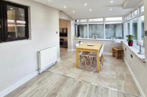 DINING AREA/FAMILY ROOM