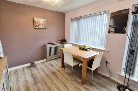 LOUNGE/DINER