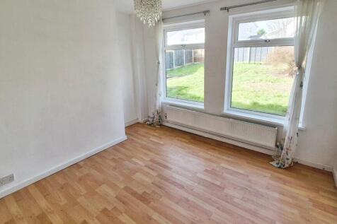 SITTING/DINING ROOM