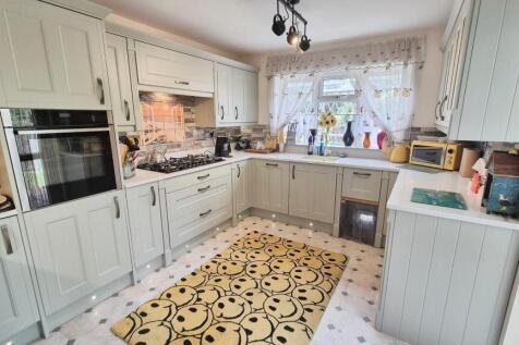 BREAKFAST/KITCHEN