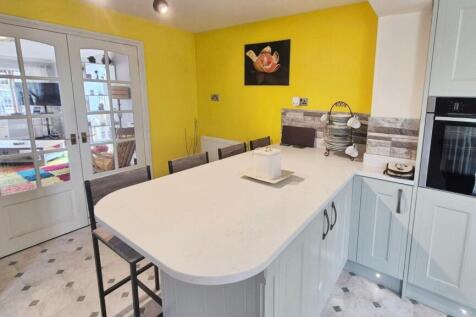BREAKFAST/KITCHEN