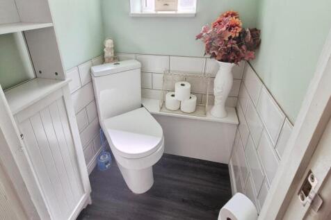 ENSUITE W.C.