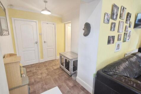 KITCHEN/FAMILY ROOM