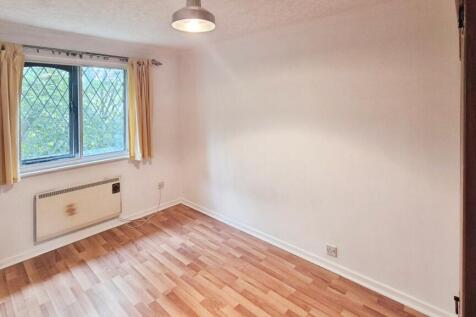 pbox-bedroom-346370.jpg